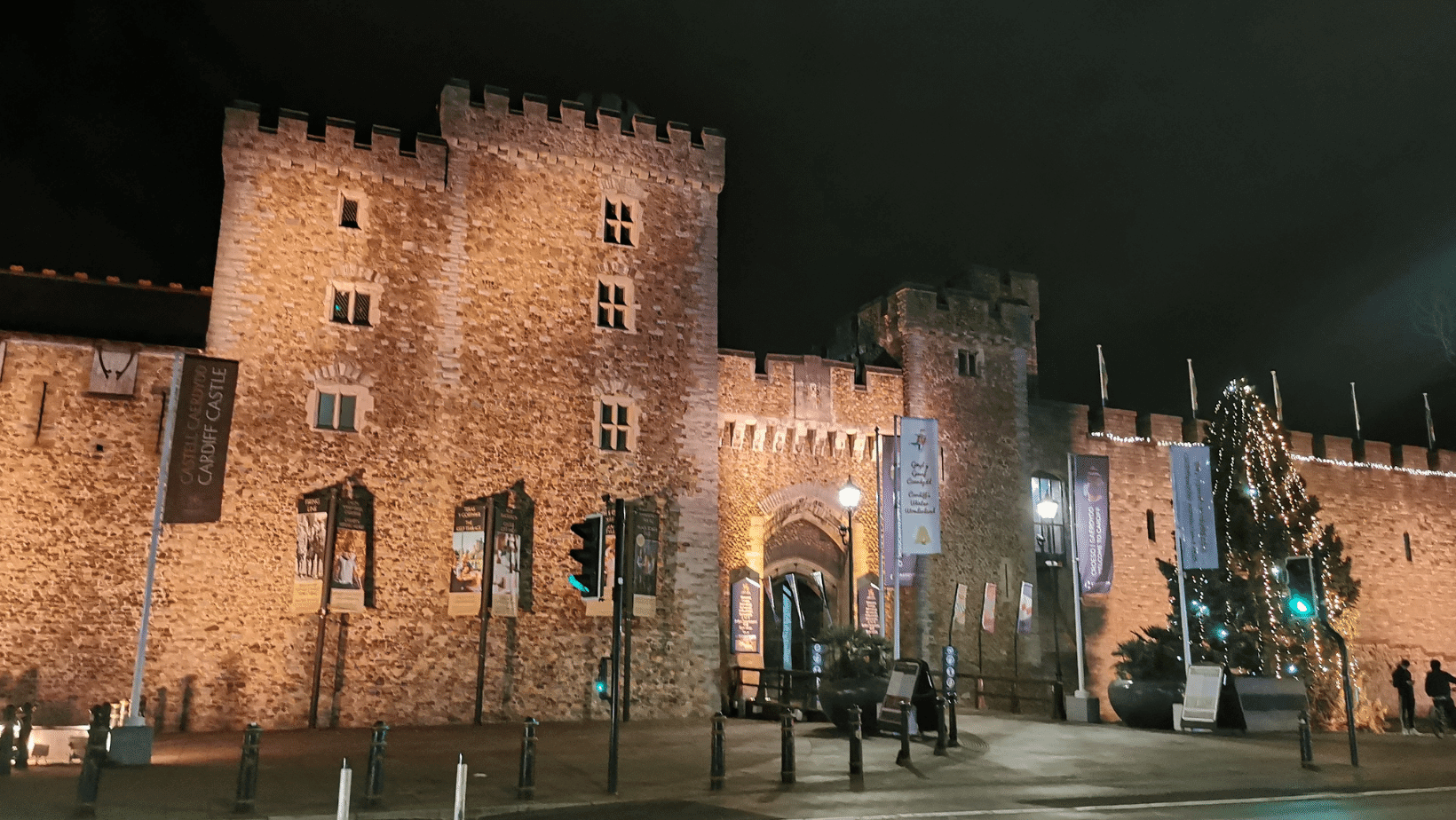 Image of Cardiff Castle at Night