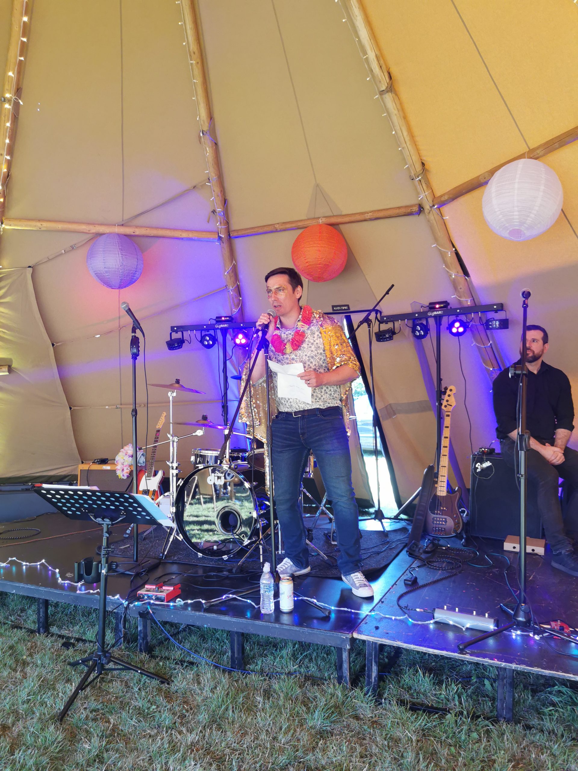 CatSci enjoy CatFest - image of Dr Ross Burn giving a speech